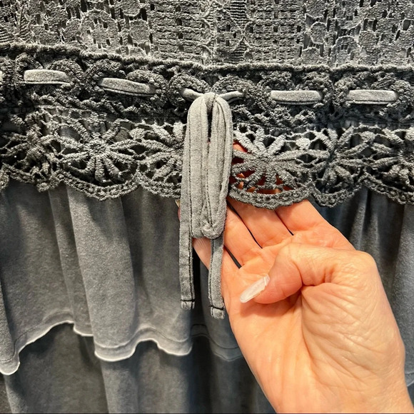 Gray/silver Flowy Boho Tank Top - Picture 4 of 8